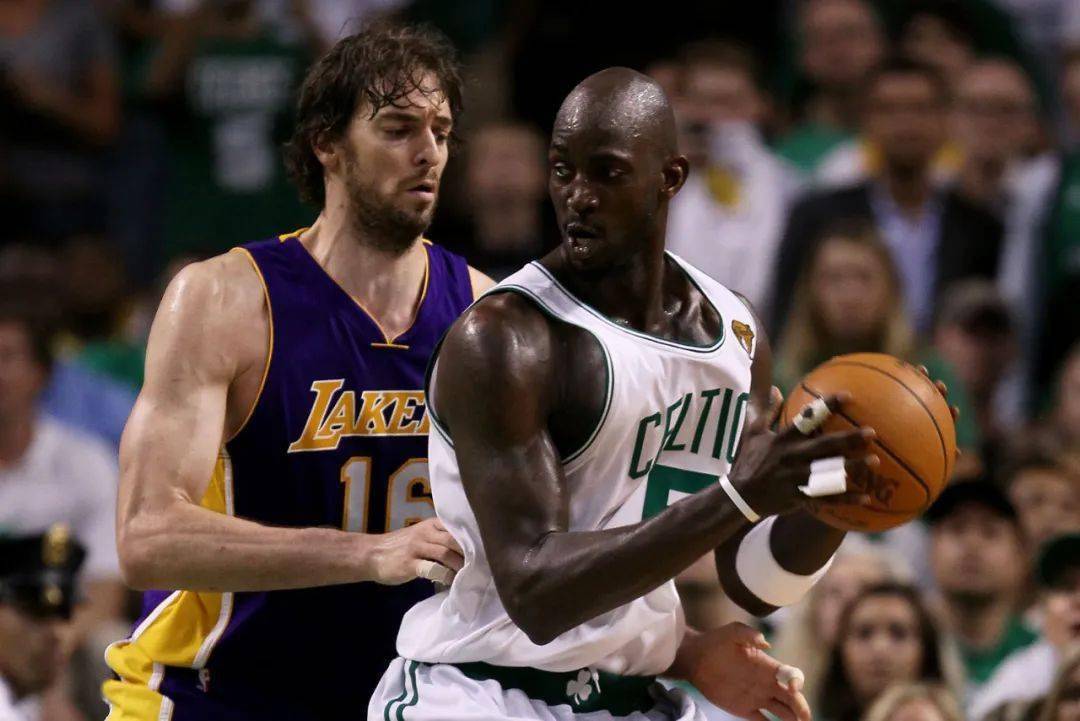 及社交媒体 及社交媒体